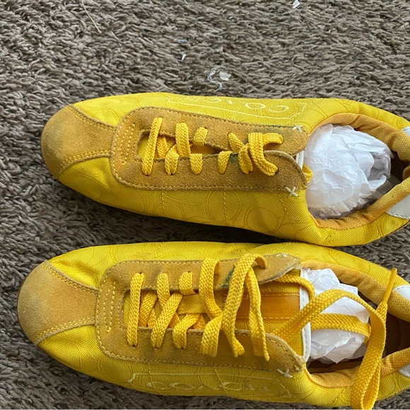 Coach - Picture 2 of 8